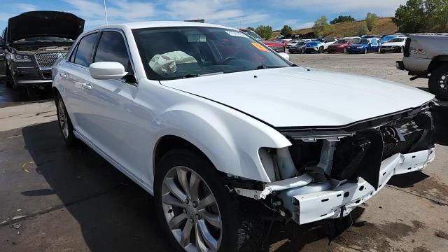 2016 Chrysler 300 Limited VIN: 2C3CCARG8GH217008 Lot: 81043925