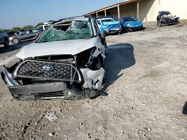 2022 Toyota Corolla Cross Xle VIN: 7MUDAAAG6NV017556 Lot: 71894985