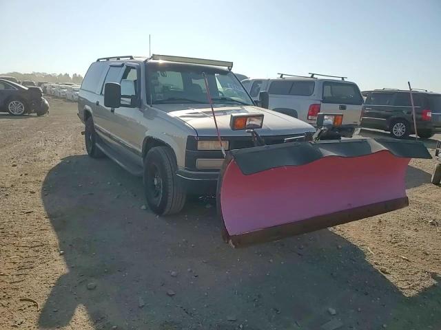 1999 Chevrolet Suburban K1500 VIN: 3GNFK16R1XG200768 Lot: 81916305