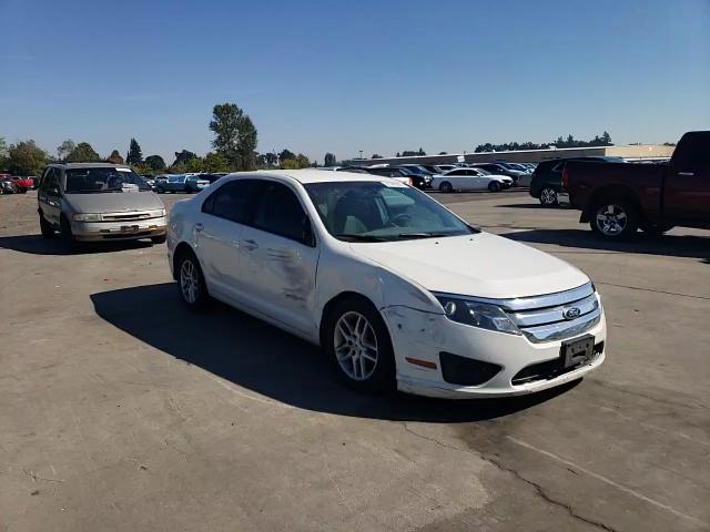 2012 Ford Fusion S VIN: 3FAHP0GA4CR440116 Lot: 81442835
