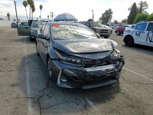 2018 Toyota Prius Prime VIN: JTDKARFP7J3086633 Lot: 82094685
