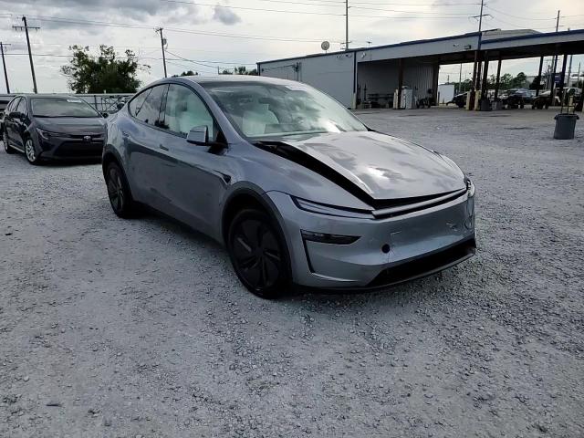 2026 Tesla Model Y VIN: 7SAYGDEE9TA464906 Lot: 81733835