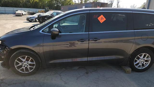 2017 Chrysler Pacifica Touring VIN: 2C4RC1DG8HR611486 Lot: 81063165