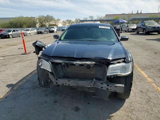 2017 Chrysler 300 Limited VIN: 2C3CCARG5HH586958 Lot: 81118765