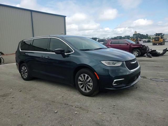 2024 Chrysler Pacifica Hybrid Select VIN: 2C4RC1S74RR103519 Lot: 84605145