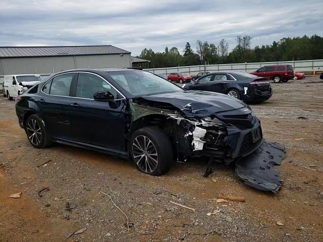 2018 Toyota Camry L VIN: 4T1B11HK6JU626532 Lot: 84722295