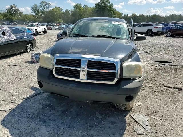 2005 Dodge Dakota Quad VIN: 1D7HW28N35S139733 Lot: 84270375