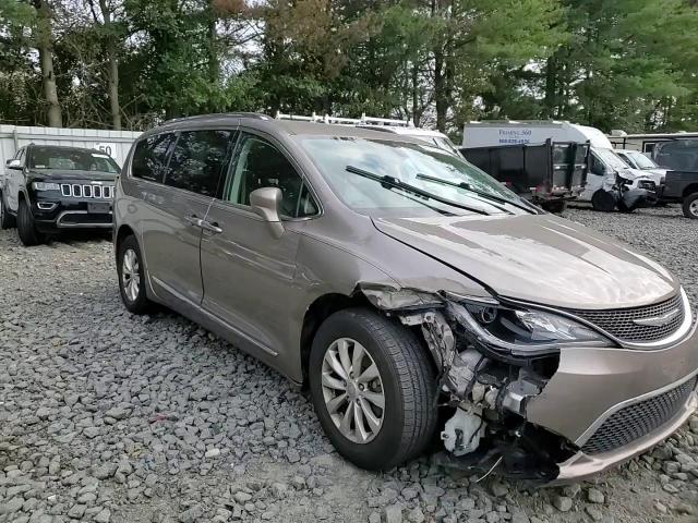 2018 Chrysler Pacifica Touring L VIN: 2C4RC1BGXJR153927 Lot: 81101165