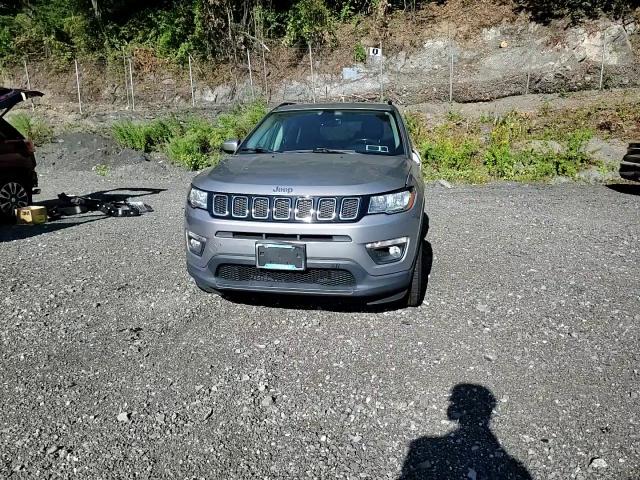 2018 Jeep Compass Latitude VIN: 3C4NJDBBXJT113581 Lot: 70975585