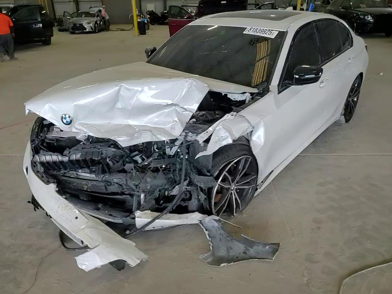 Фото: 3MW5R1J07M8B93823