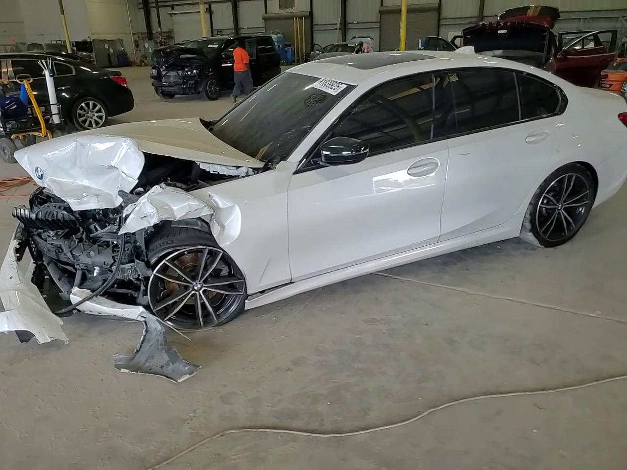 Фото: 3MW5R1J07M8B93823