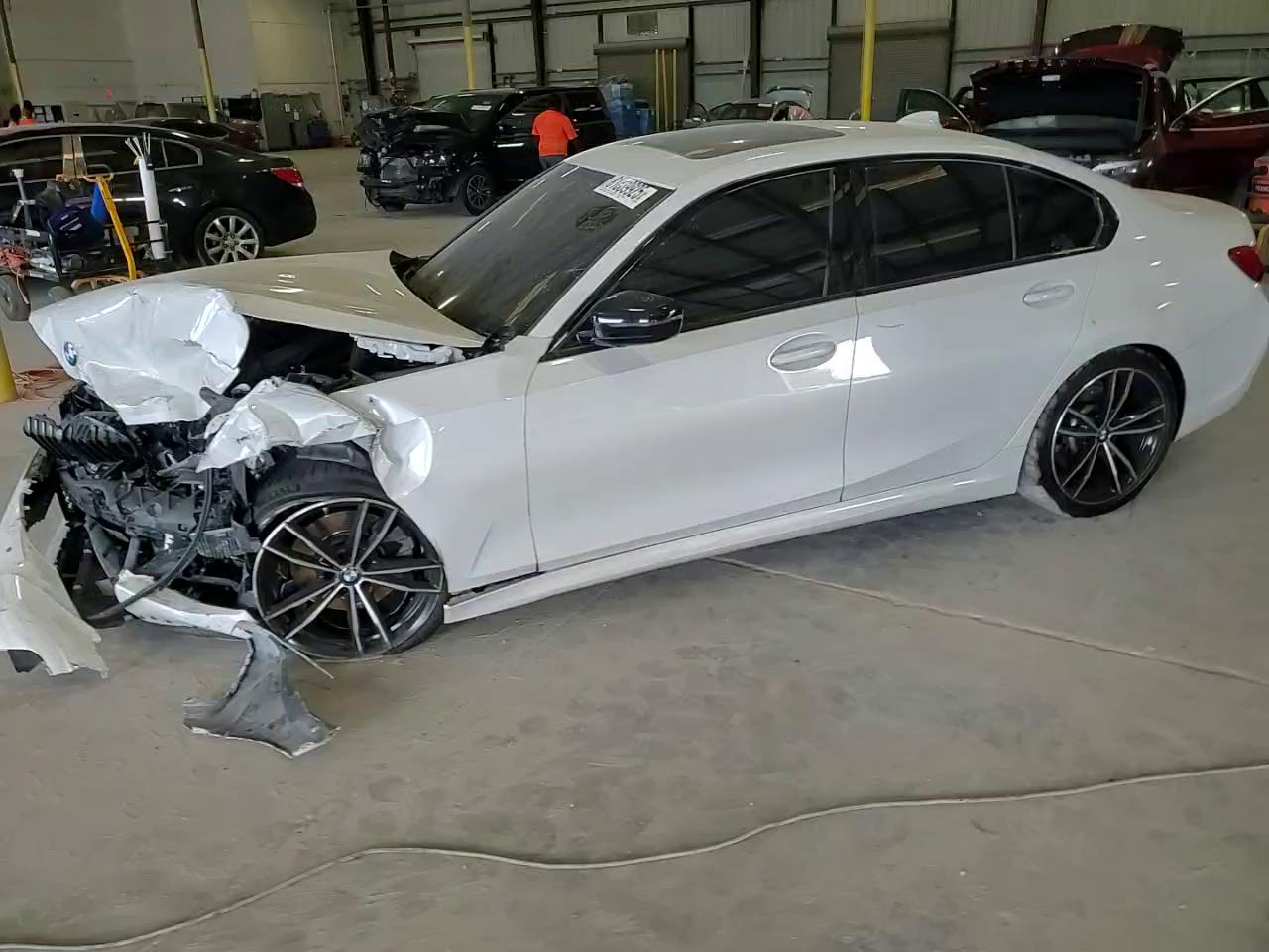 Фото: 3MW5R1J07M8B93823