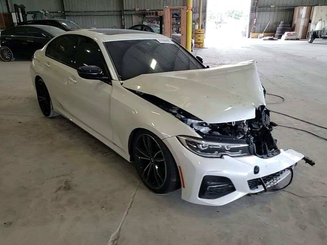 Фото: 3MW5R1J07M8B93823