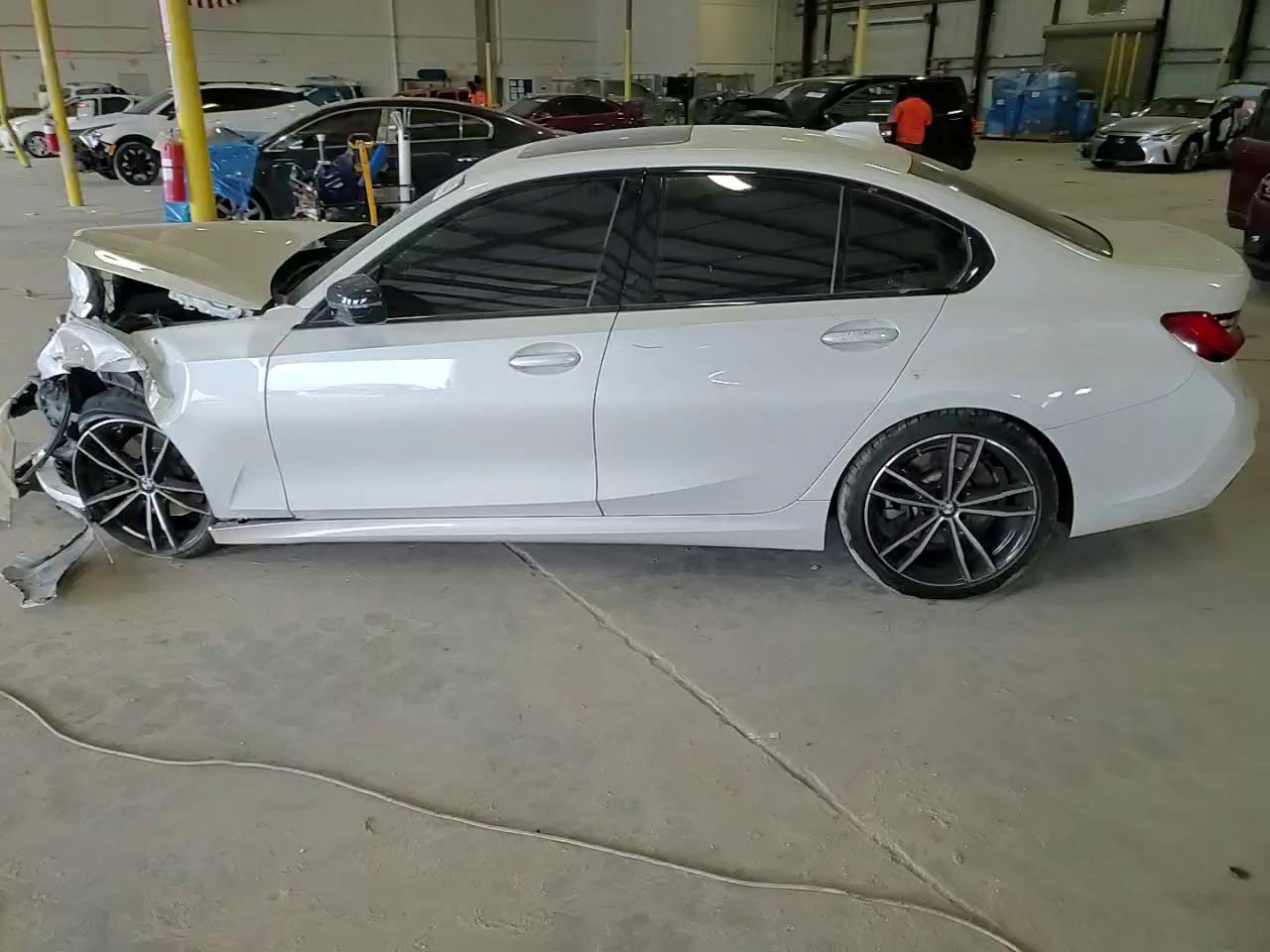 Фото: 3MW5R1J07M8B93823