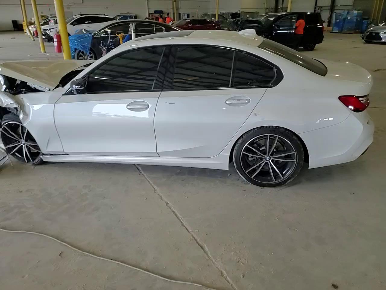 Фото: 3MW5R1J07M8B93823