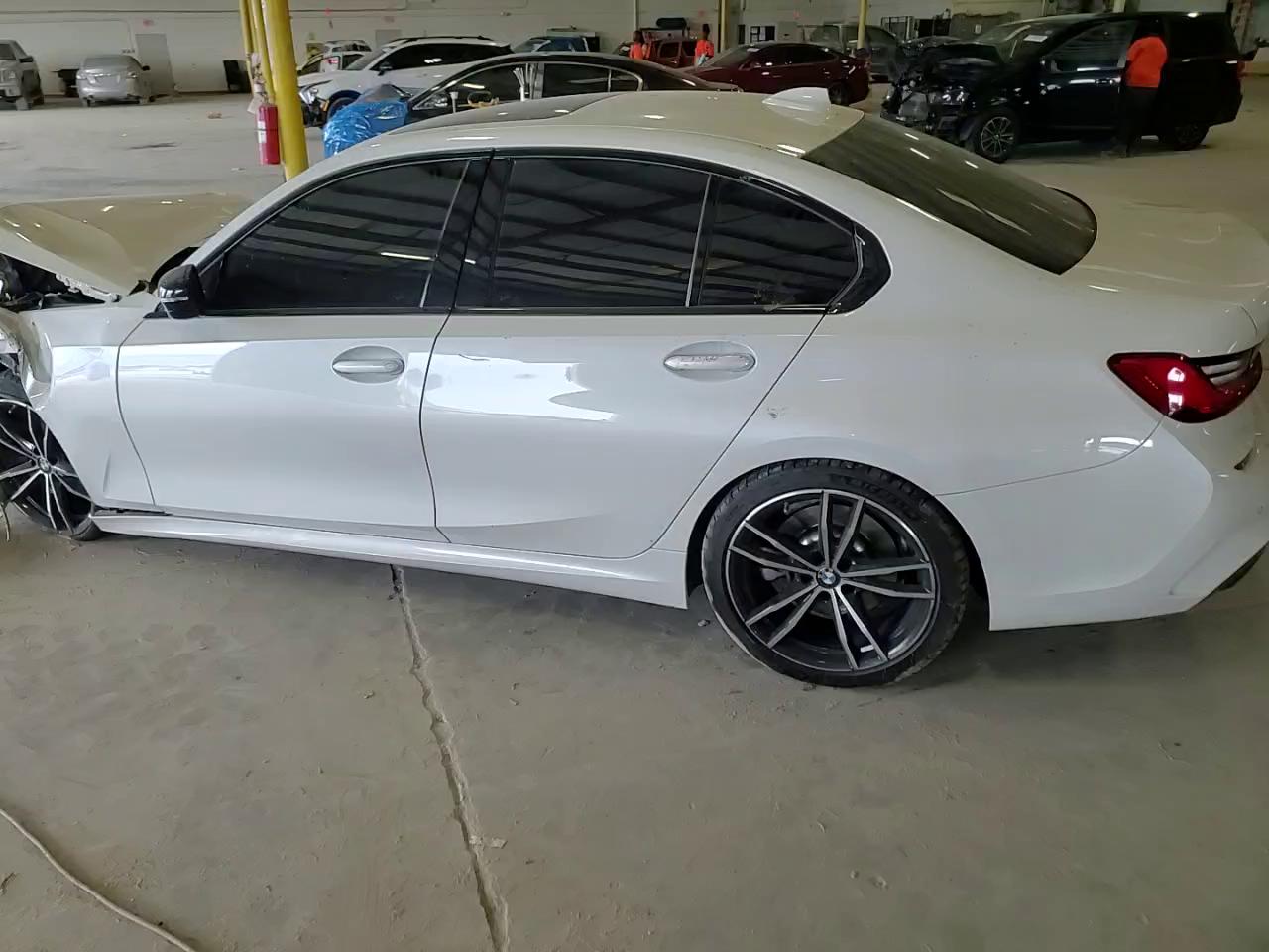 Фото: 3MW5R1J07M8B93823