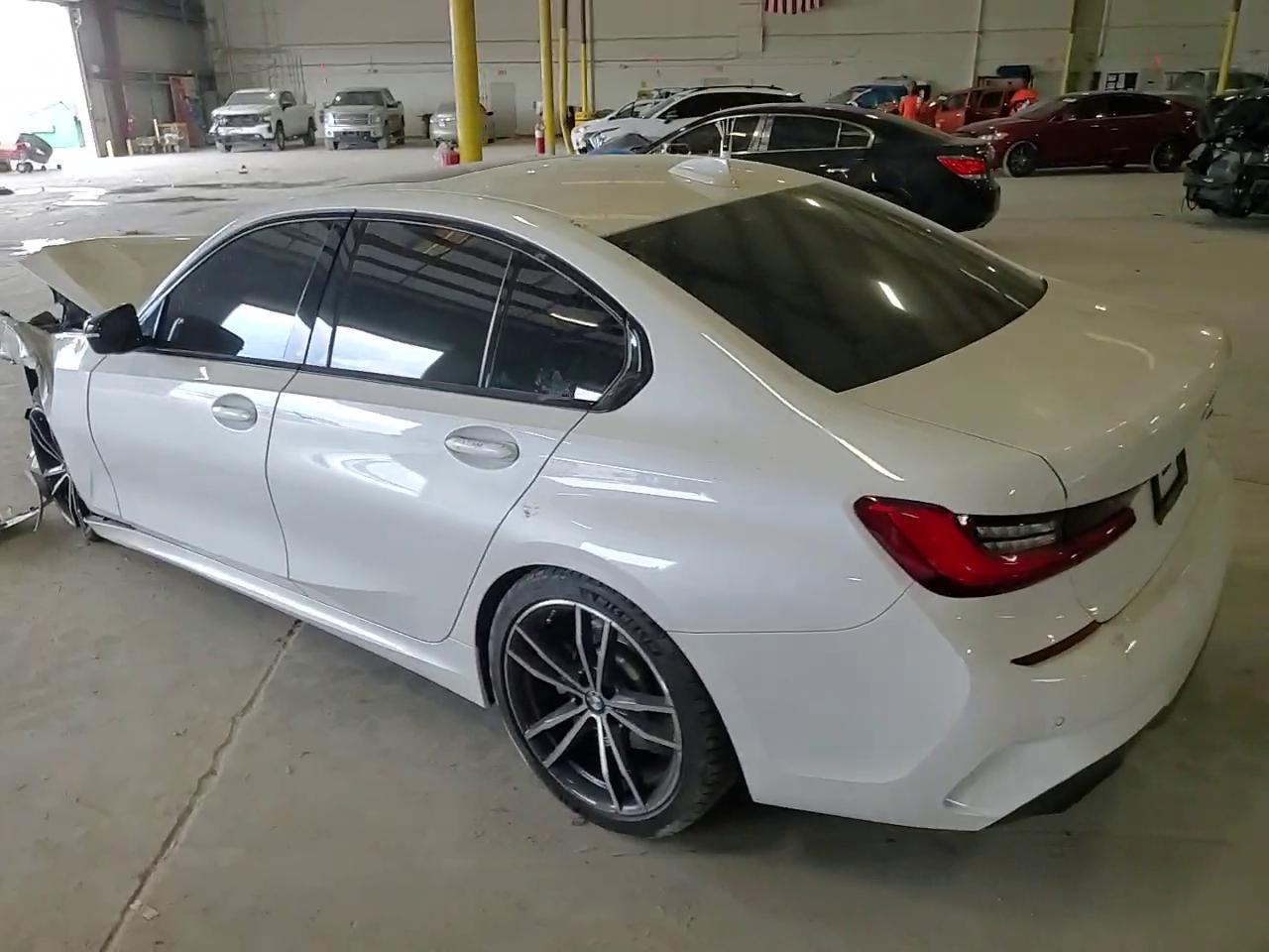 Фото: 3MW5R1J07M8B93823