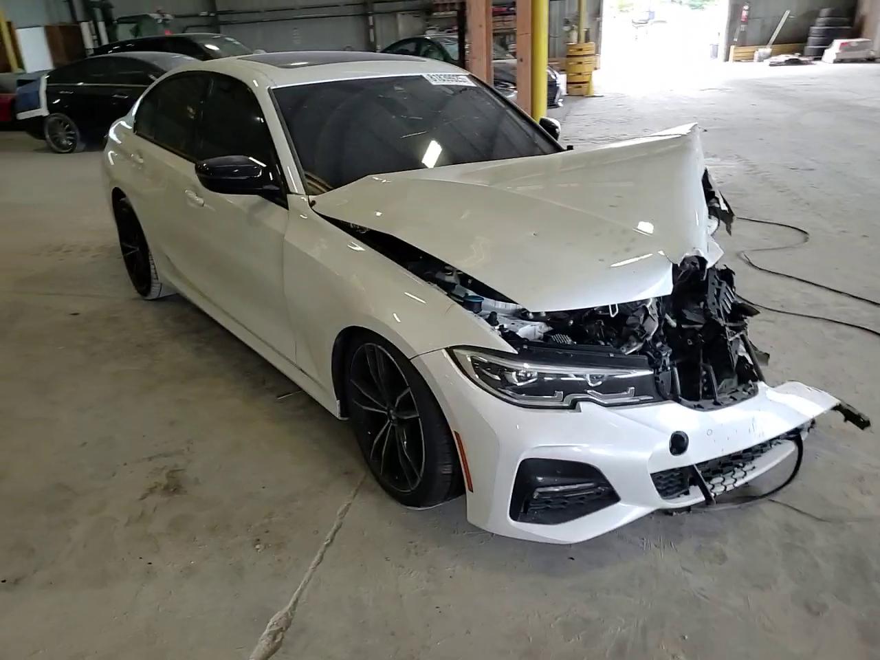 Фото: 3MW5R1J07M8B93823