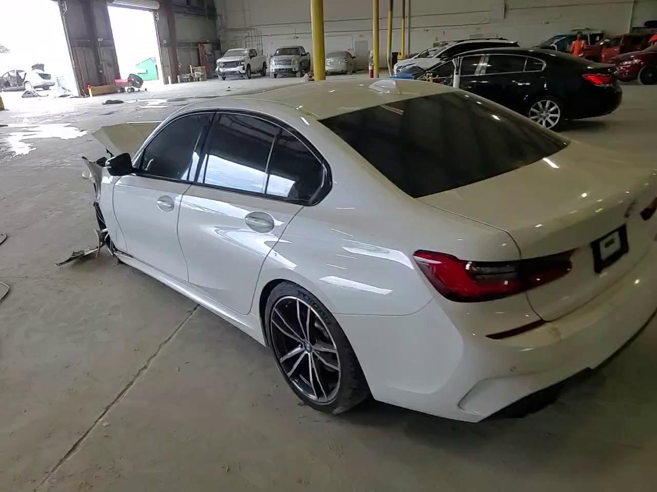 Фото: 3MW5R1J07M8B93823