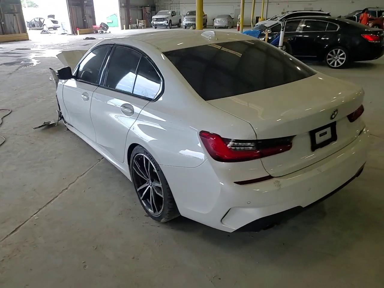 Фото: 3MW5R1J07M8B93823