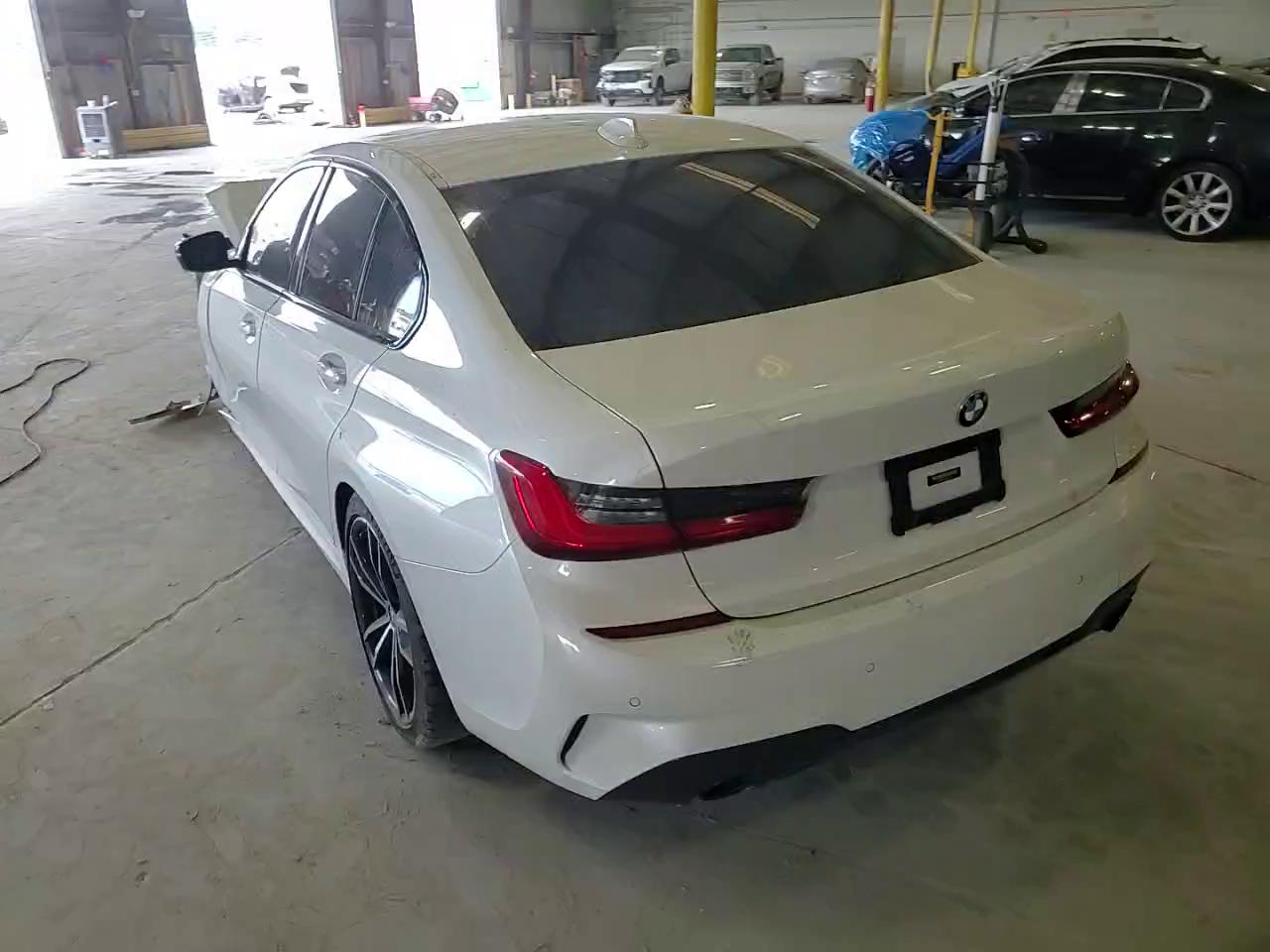 Фото: 3MW5R1J07M8B93823