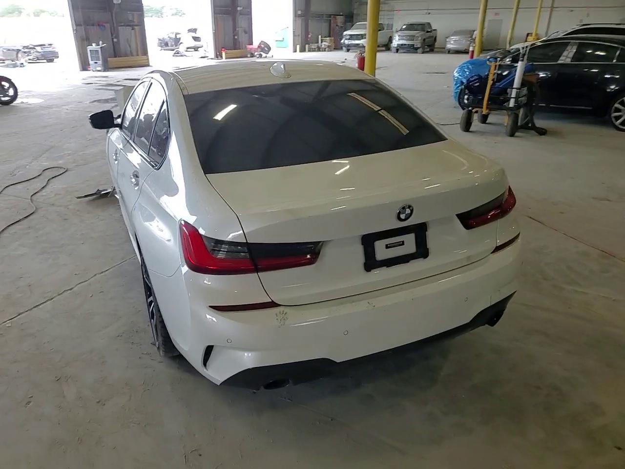 Фото: 3MW5R1J07M8B93823