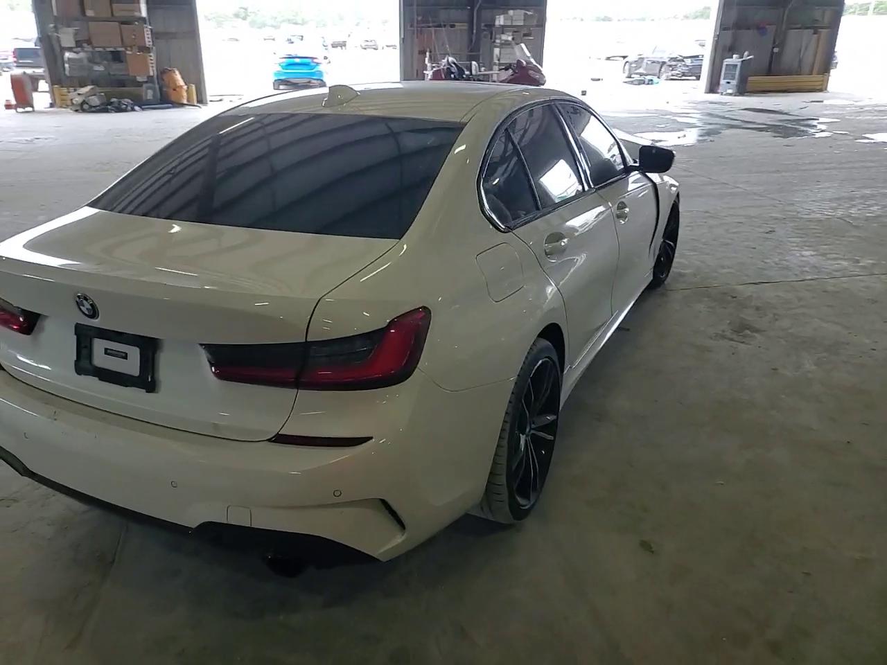 Фото: 3MW5R1J07M8B93823