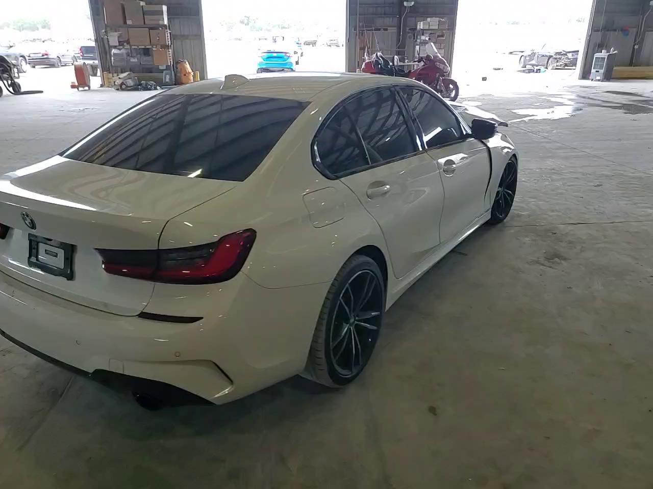 Фото: 3MW5R1J07M8B93823