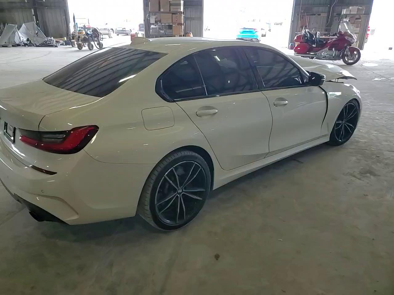 Фото: 3MW5R1J07M8B93823