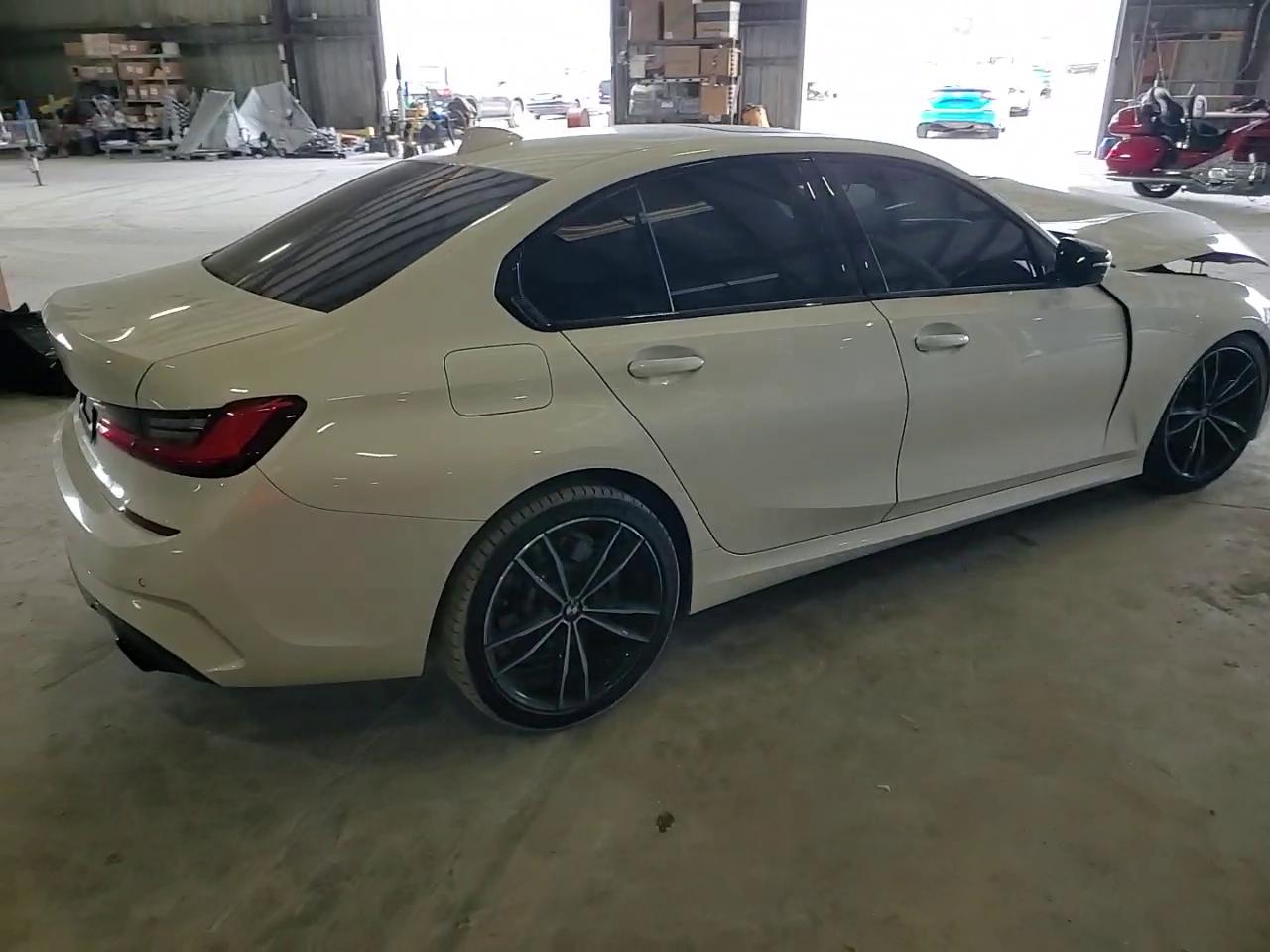 Фото: 3MW5R1J07M8B93823