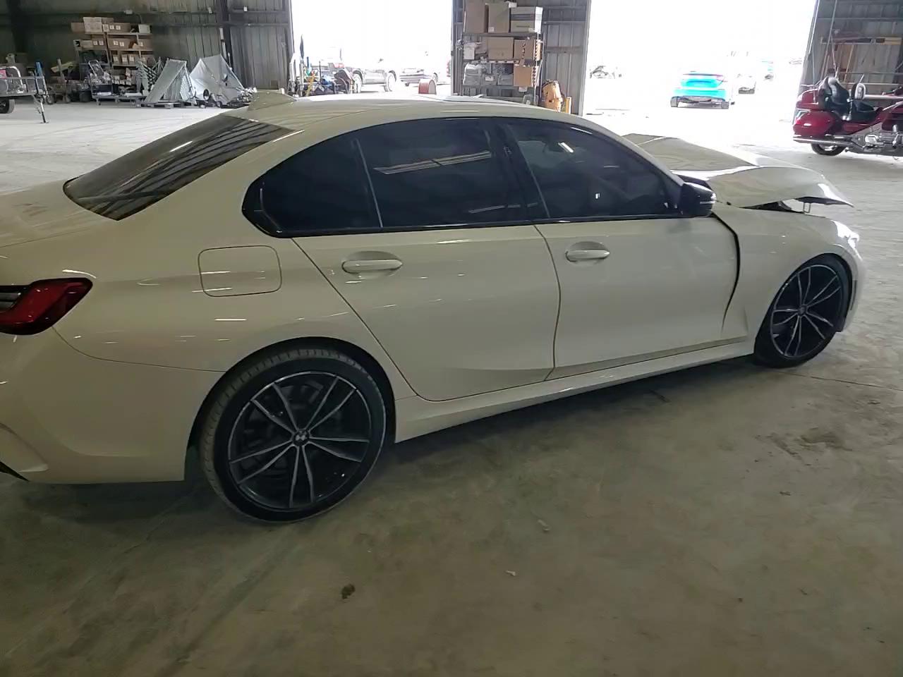 Фото: 3MW5R1J07M8B93823