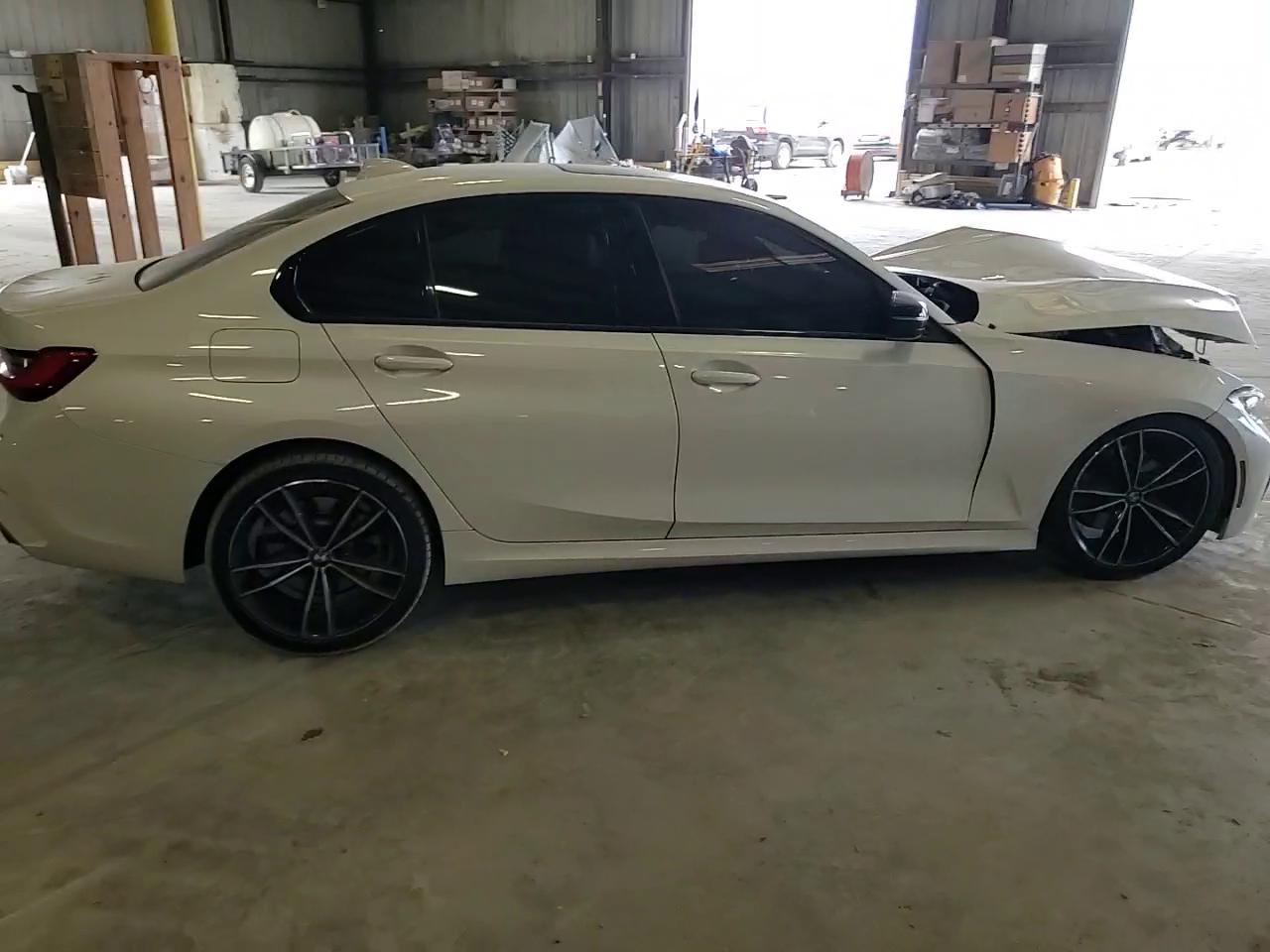 Фото: 3MW5R1J07M8B93823