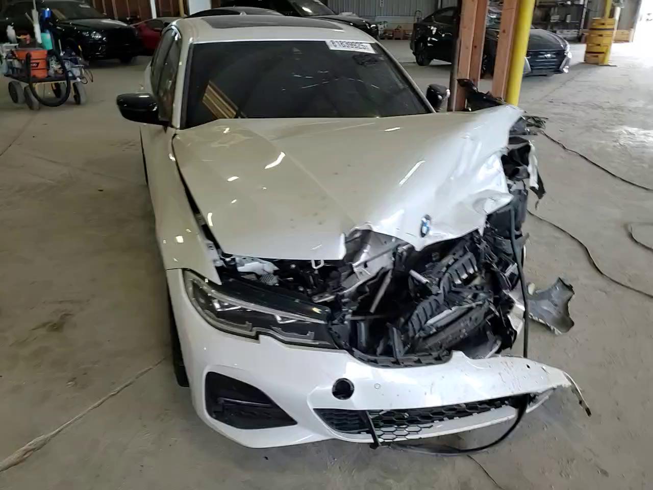 Фото: 3MW5R1J07M8B93823