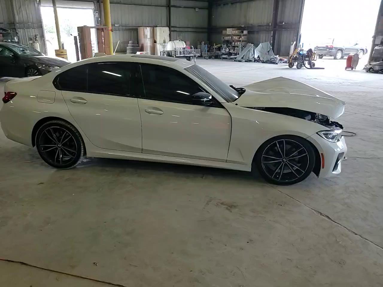 Фото: 3MW5R1J07M8B93823