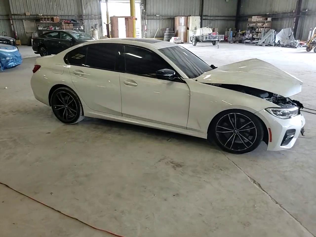 Фото: 3MW5R1J07M8B93823