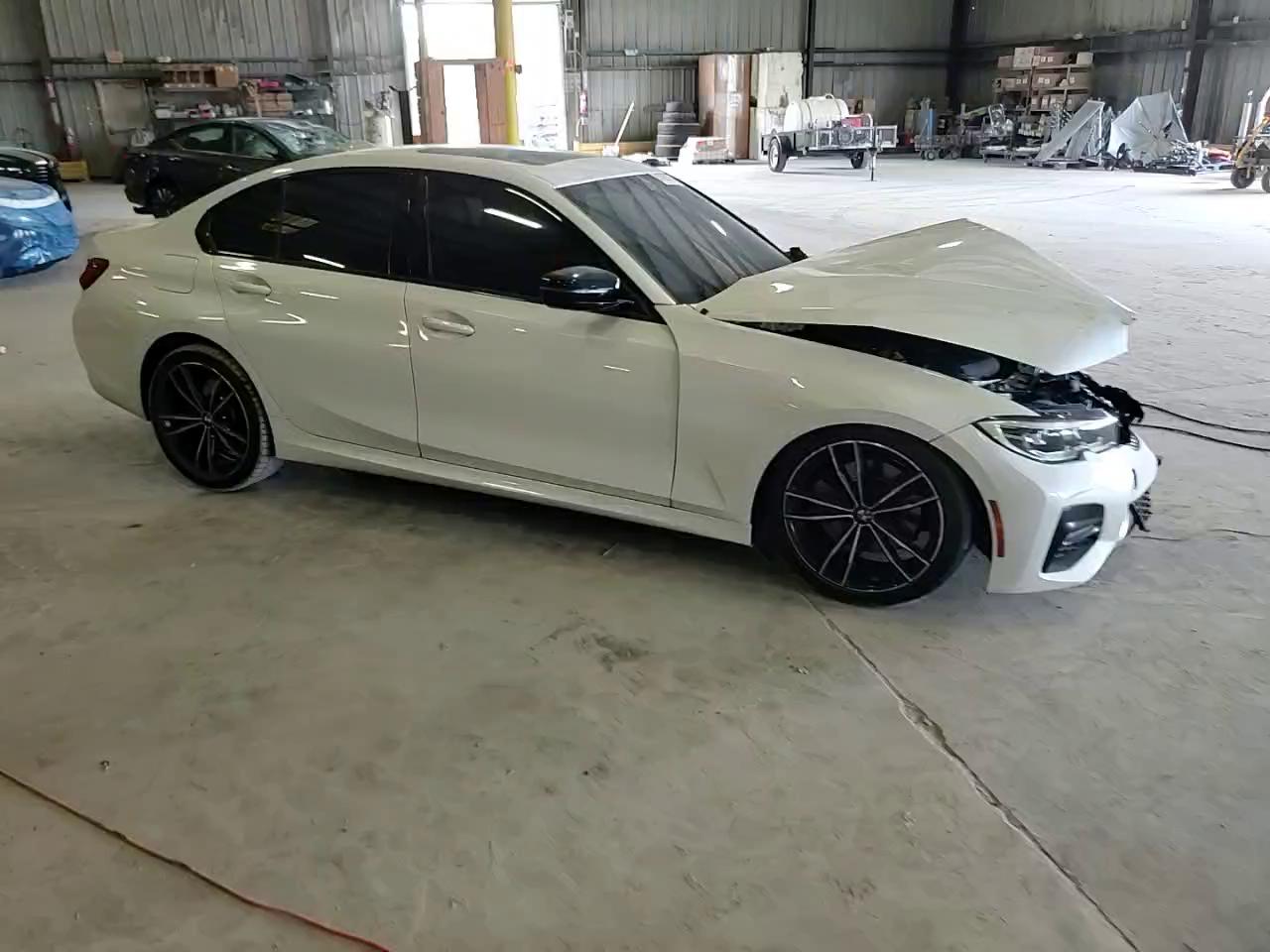 Фото: 3MW5R1J07M8B93823