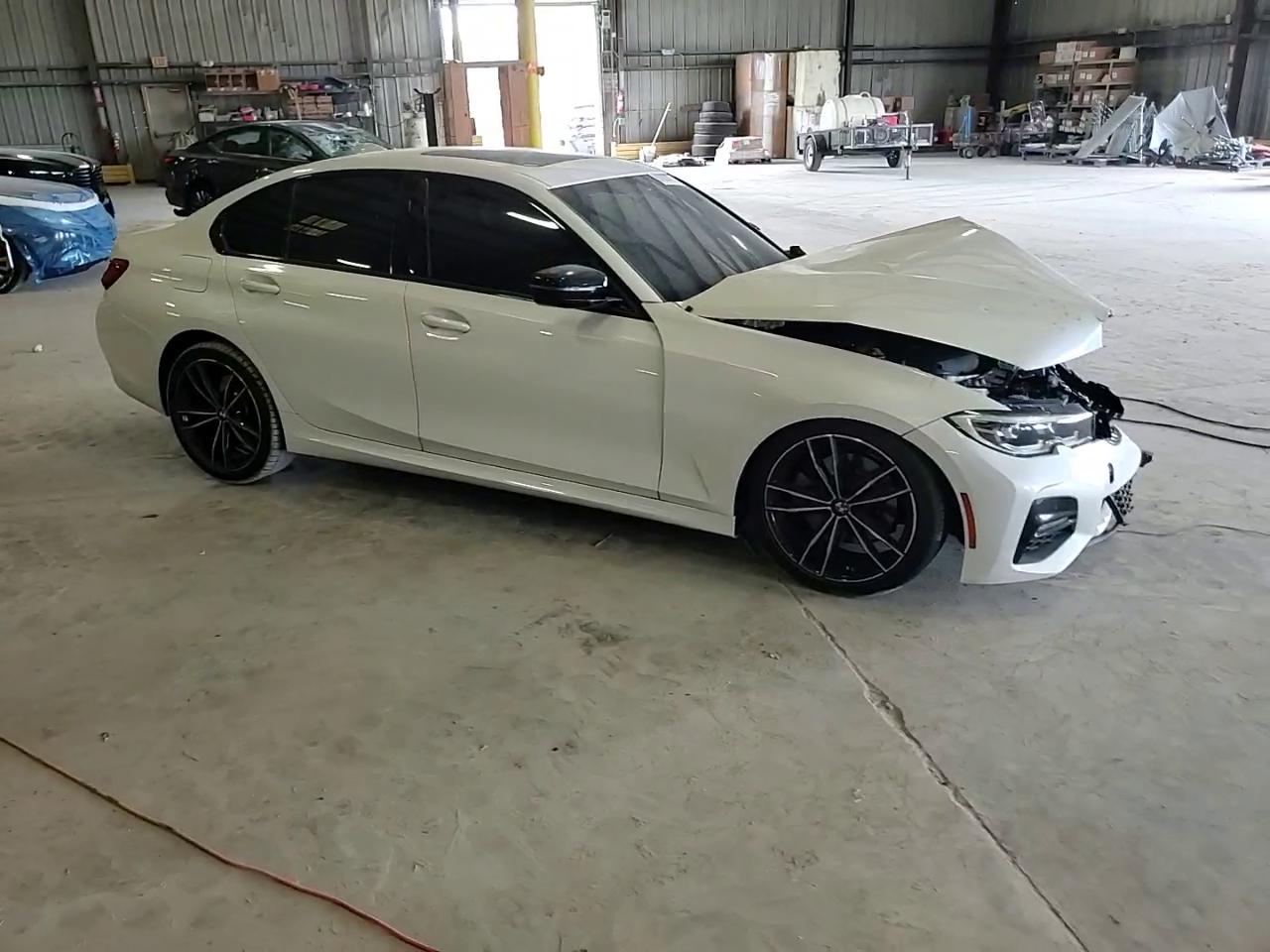 Фото: 3MW5R1J07M8B93823