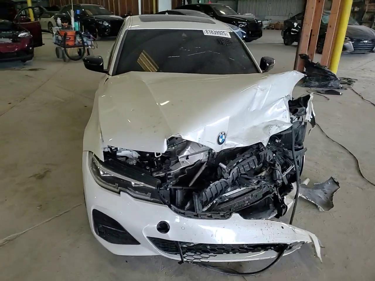 Фото: 3MW5R1J07M8B93823