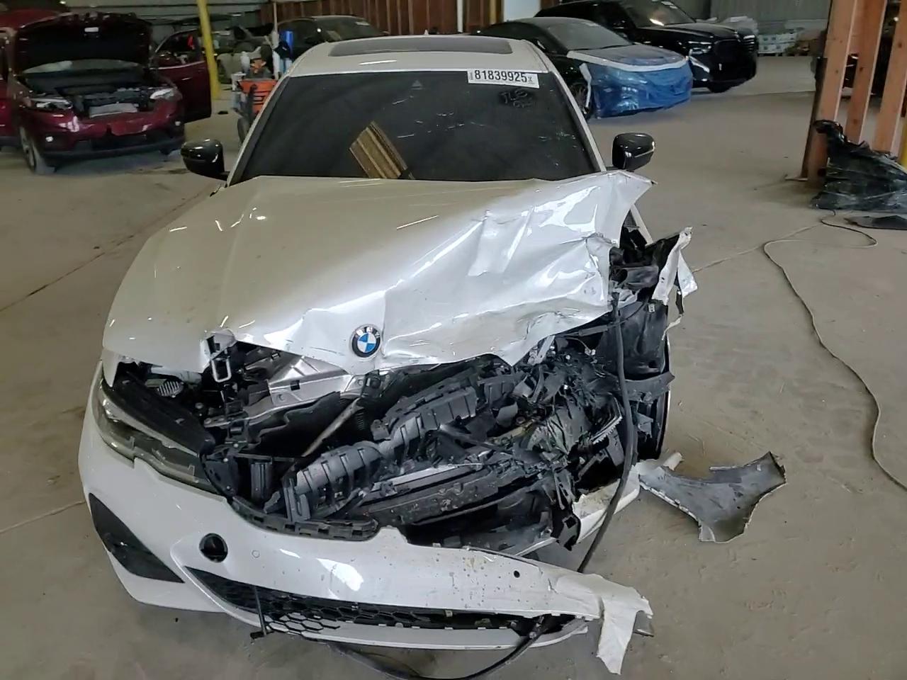 Фото: 3MW5R1J07M8B93823