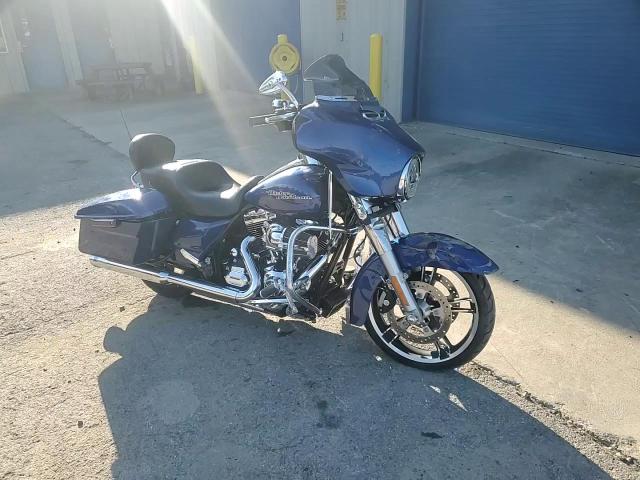 2015 Harley-Davidson Flhx Street Glide VIN: 1HD1KBM10FB647782 Lot: 70677075