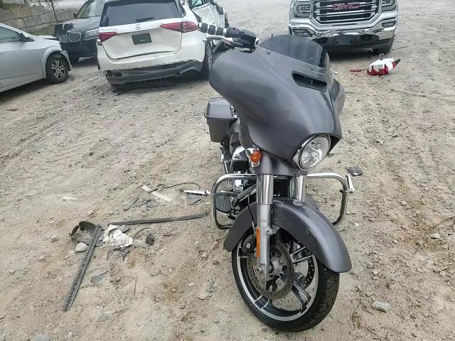 2017 Harley-Davidson Flhxs Street Glide Special VIN: 1HD1KRC12HB634495 Lot: 81837425