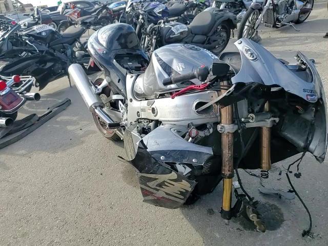 2005 Suzuki Gsx1300 Rk5 VIN: JS1GW71A652101157 Lot: 82166855