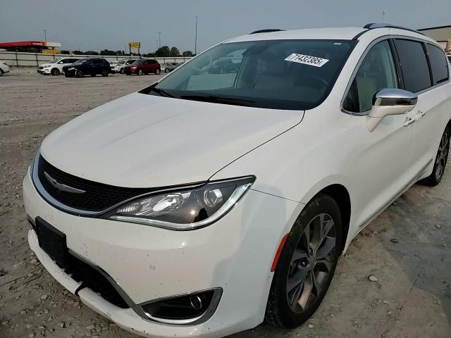 2017 Chrysler Pacifica Limited VIN: 2C4RC1GG2HR620535 Lot: 71432385