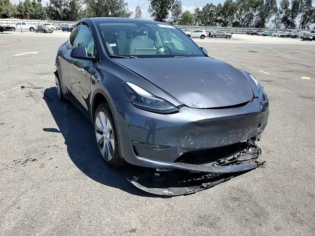 2023 Tesla Model Y VIN: 7SAYGAEE0PF836687 Lot: 71654715