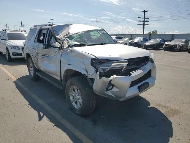 2019 Toyota 4Runner Sr5/Sr5 Premium VIN: JTEBU5JR5K5636213 Lot: 80295385