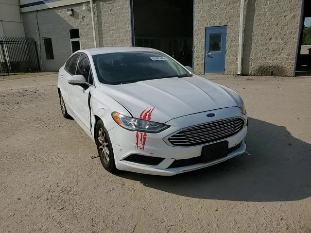 2017 Ford Fusion S VIN: 3FA6P0G78HR117108 Lot: 81601645