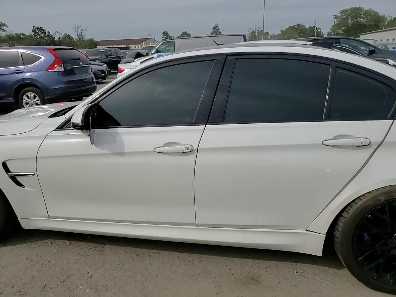 Фото: WBS8M9C50G5E68032