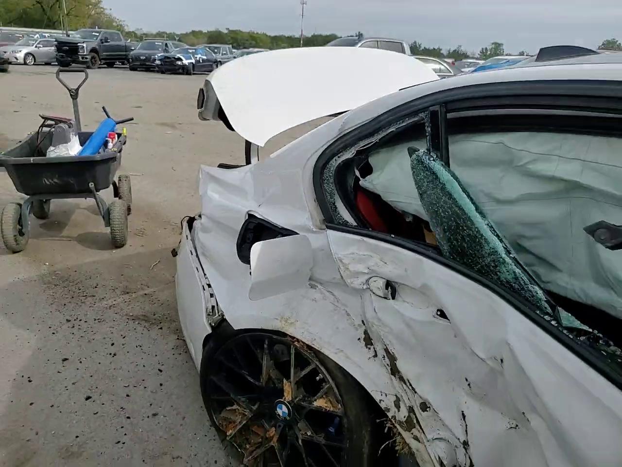 Фото: WBS8M9C50G5E68032