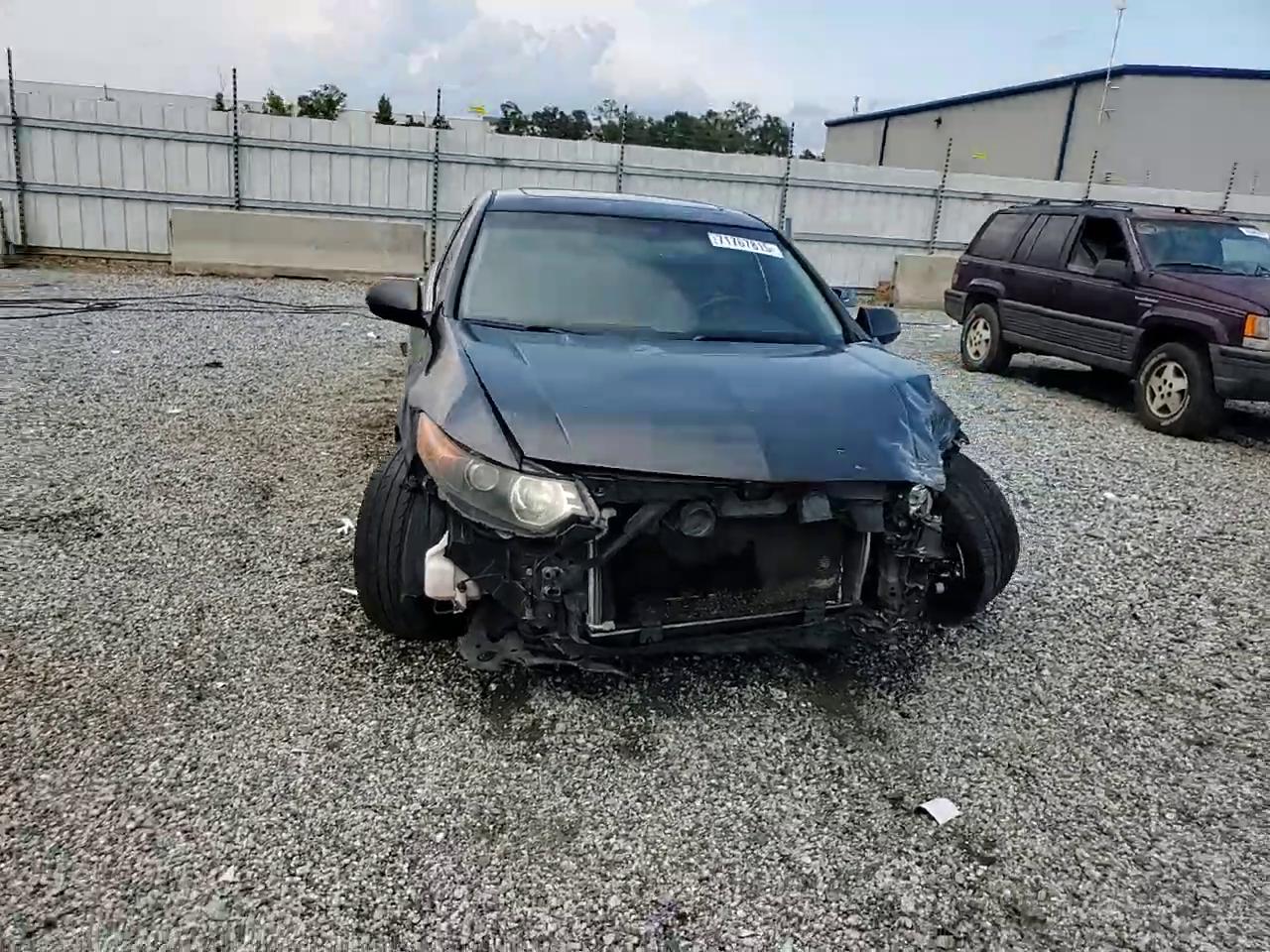 Фото: JH4CU2F64CC017653