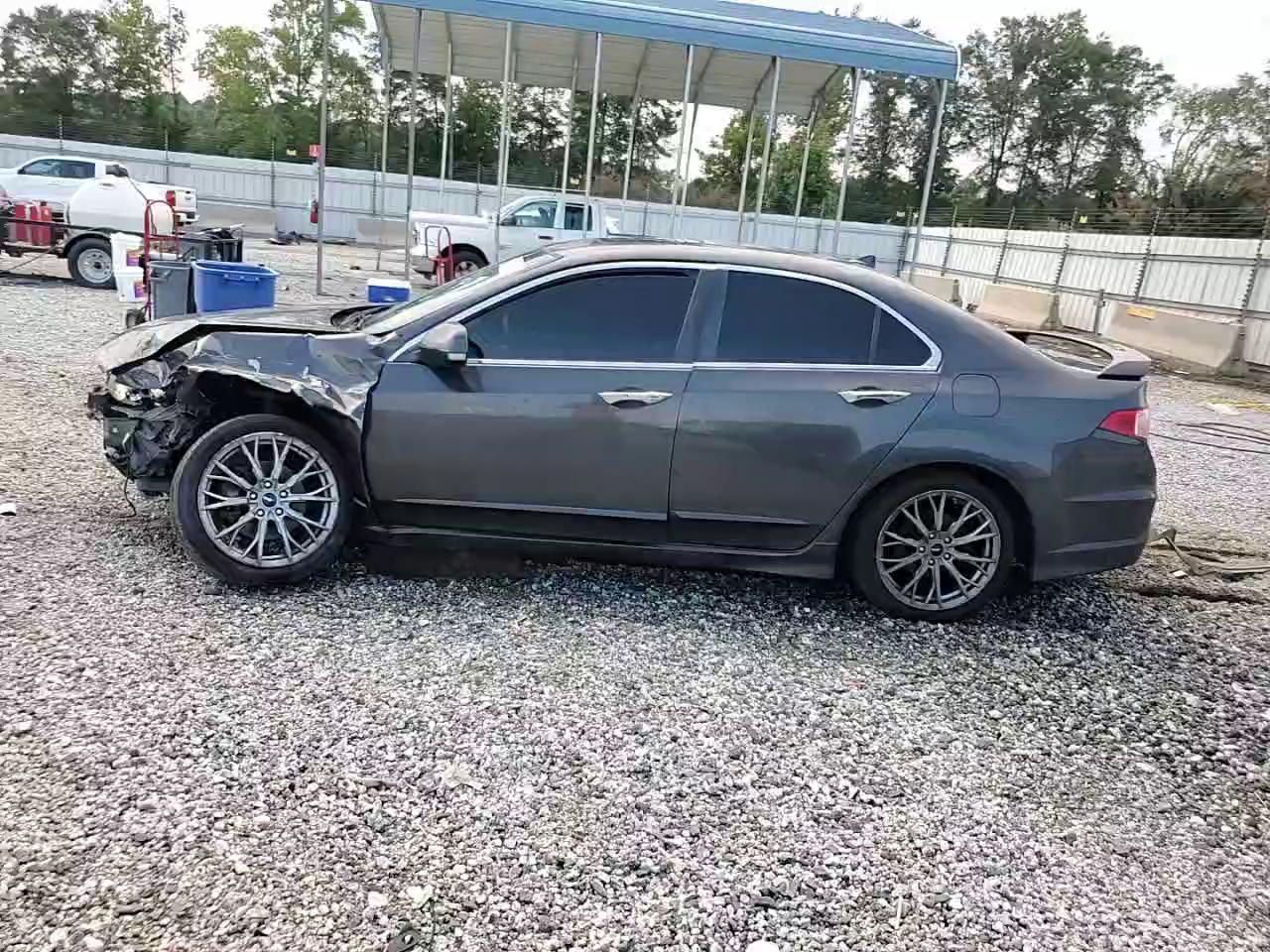 Фото: JH4CU2F64CC017653